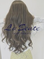 ラ シェンテ エイジア 川西(La Sente Aja) 白髪をぼかすグレージュカラー　