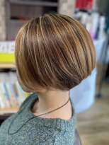 スタジオシオン(studio SHION)&nbsp;大人美シルエットショート×白髪ぼかしスタイル◎