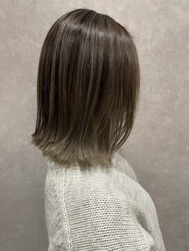 ムード タテマチ(mood tatemachi) ラベージュバレイヤージュ☆切りっぱなしボブ