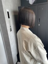 バックス(BUCKS)&nbsp;【ぷつっとラインが可愛い！】前下がりボブ