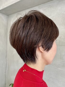 レヴィア(REVIA) レディースショートボブベージュ