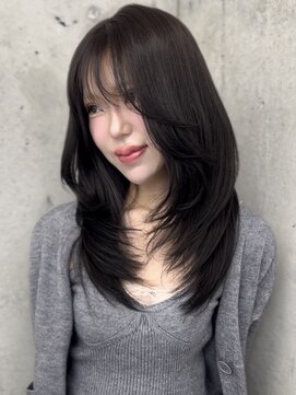 アイシー 表参道(ICY) ふわっと動くシャギーレイヤーカット&5トーングレージュ