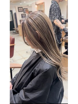 ノーム 横浜(NORM) ケアブリーチ ミルクティー ハイライト