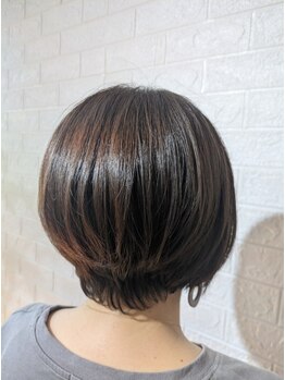 レイア(Leia)の写真/「ショートヘアにしたいけど、扱いも難しくて似合うか不安」と感じていませんか？そのお悩みを解決します◎