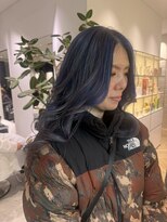 ステア ケース(stair case)&nbsp;ブルー系ハイライト　白髪ありますが混ぜてます