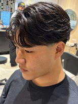 レボ 片町店(Revo)&nbsp;大人気！テーパーフェード×フェザーショート！