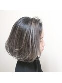 『毛束感 ×プラチナグレージュ』大人ヘルシーボブ