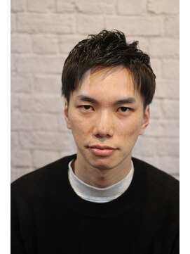 銀座マツナガ 新宿野村ビル店 ナチュラルにツーブロックショートスタイル