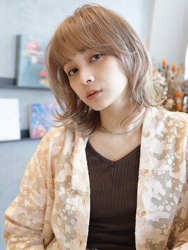 エムスラッシュ 本牧(M.SLASH) M.SLASH本牧/くびれミディ/ハイトーンカラー/外ハネ