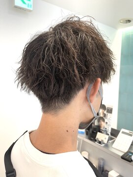 ロミーオム 本厚木(ROMMY. Homme) ツイスト×刈り上げ