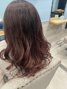 アンフィ 神奈川新町(Anphi) ブリーチを卒業したい方に☆グラデーションディープピンク