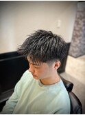 刈り上げツーブロック前下がりマッシュ短髪黒髪アップバング