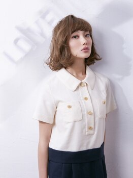 サロン ド グラース インターナショナル(Salon de GRACE international)の写真/艶感・透明感・お洒落も演出できるグレイカラー/白髪染めでワンランク上の大人女性の楽しみ方をー。