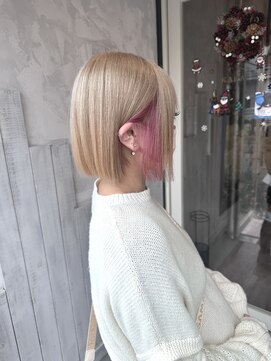 カカフロントオブザミラー(KaKa front of the mirror) ホワイトベージュとピンク