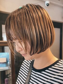ファーレ(Fare)の写真/白髪を活かす！白髪染めハイライトでオシャレに白髪カバー【髪質改善/縮毛矯正/白髪ぼかし/ハイライト】