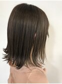 オリーブベージュ
