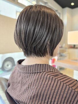 フロア(FLOOR) #レイヤーボブ#前下がりボブ#金沢文庫FLOOR八木