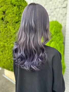 サニー美容室 シルバーアッシュ ラベンダーアッシュ ハイトーン ブリーチ 20代