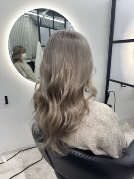 シーバイスリー 綱島(C×3) ホワイトグレージュ