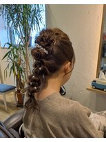 ももいろかぶとむし&nbsp;【結婚式/お呼ばれ】360度華やか♪甘すぎない編みおろし