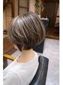 白髪ばかしカラーショートボブ