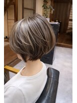 録&nbsp;白髪ばかしカラーショートボブ