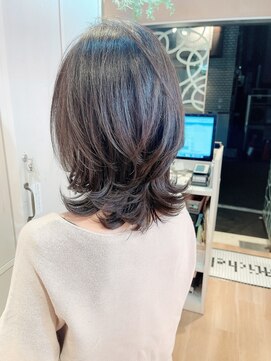 ミッシェル アフロート(michelle afloat) 10代20代30代40代50代60代くびれ外ハネレイヤーもCカーブカット