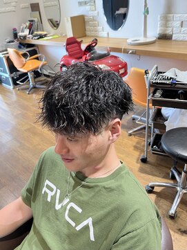 チャンピオン スペインカール、ヒロ