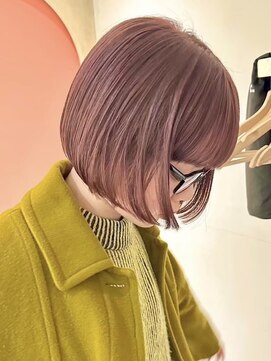 ヒビヲ(HIBIO) タッセルボブミルクティーピンクベージュ切りっぱなしボブ長め