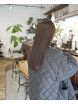 ルート(root)&nbsp;ぱつっとロング　艶髪　ベージュカラー