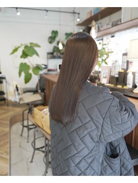 ルート(root) ぱつっとロング　艶髪　ベージュカラー