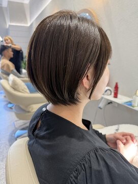 レジット 海老名(Legit) 30代40代50代◎丸み耳掛け前下がりショートボブ  海老名