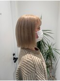 イメチェンホワイトブロンド外ハネボブ美髪ワイドバングSay.
