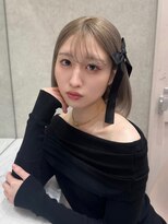 ロンド レア 天神大名店(Lond Le’a) ホワイトブロンド/外ハネボブ/美髪/ワイドバング/ブルーブラック