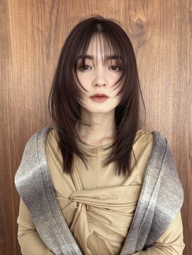 ローネス(LONESS) レイヤーカット　ミディアムレイヤー　透明感カラー