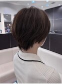 首元キレイ！軽やかショートレイヤー！