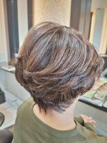 アンダウ(ANDEW)&nbsp;大人女性ショートパーマハイライト白髪染めスタイル