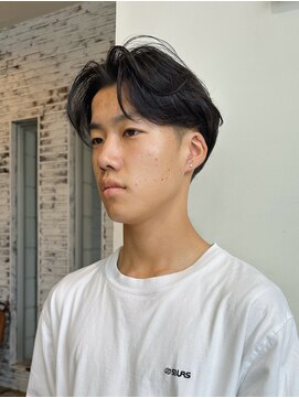 バディヘア ルーツ(BUDDY HAIR ROOTS) センターパート　モテ黒髪　ニュアンスパーマ