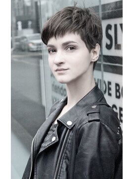 ワースホワイル(WORTH WHILE) マチルダボブピンクベージュインナーグレージュハイライト大人