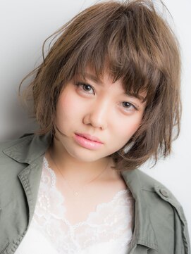 クラウンズヘア 『ホワイティアッシュ』ムービングボブ