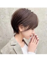 ロンド クラン 岡崎(Lond Clan)&nbsp;20代30代ひし形クビレ前下がり小顔スウィングショート