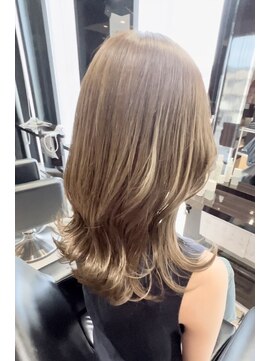 ナンブスカイ(nambu-SKY) 顔周りレイヤー くびれヘア オリーブグレージュ