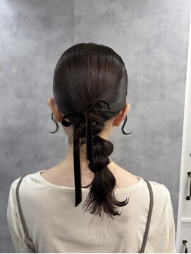 アイ(_i) ミディアムローポニーアレンジ