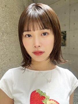 メゾンアクア 表参道(Maison ACQUA) +切りっぱなしボブルフ/黒髪ネビージュ/小顔ワンレン/縮毛矯正