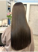 アイロン要らずの艶髪に『美髪矯正』