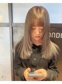 ハイトーングレージュ