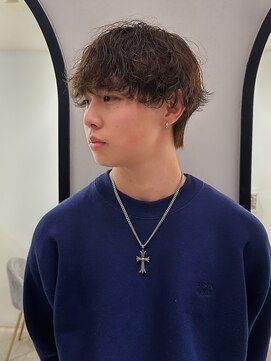 リタ(Lita) 波巻きパーマ　スパイラルパーマ　シャドウパーマ　マッシュ