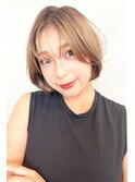 透けバング×艶カラーの丸みショートボブ