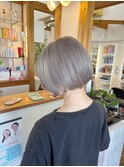 大人ショートボブシルバーグレー