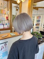 ギャラクシー ヘアードレッサーズ(galaxy hairdressers) 大人ショートボブシルバーグレー